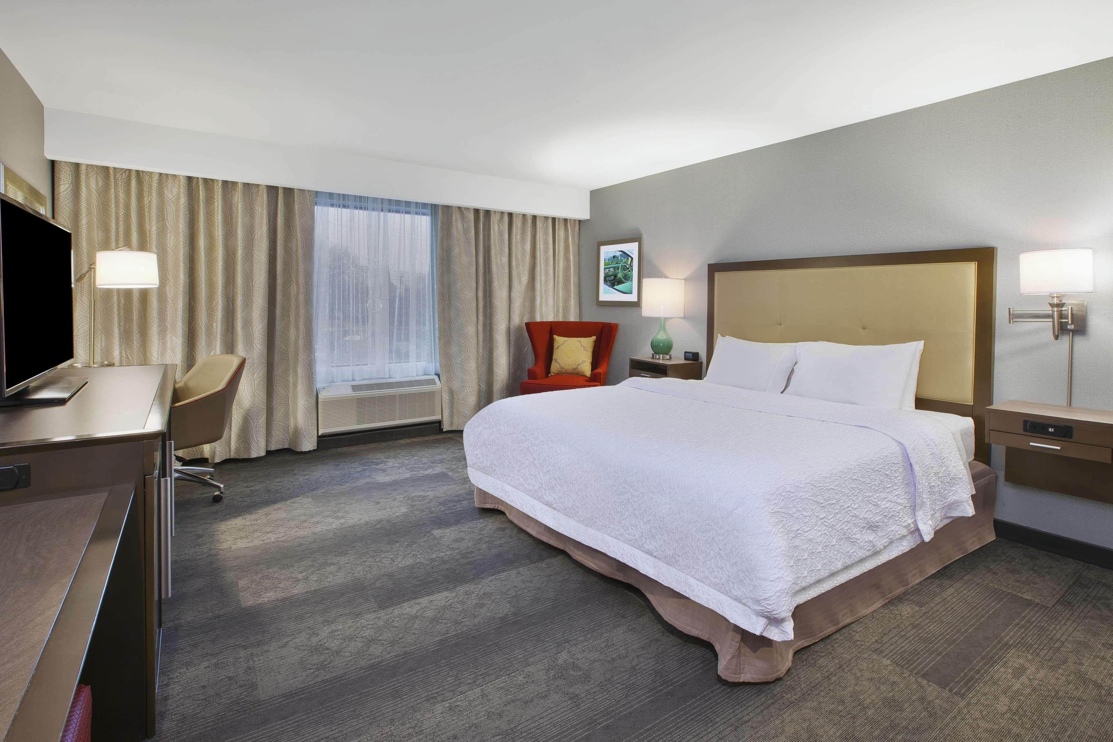 Hampton Inn By Hilton Detroit Dearborn, Mi Exterior photo