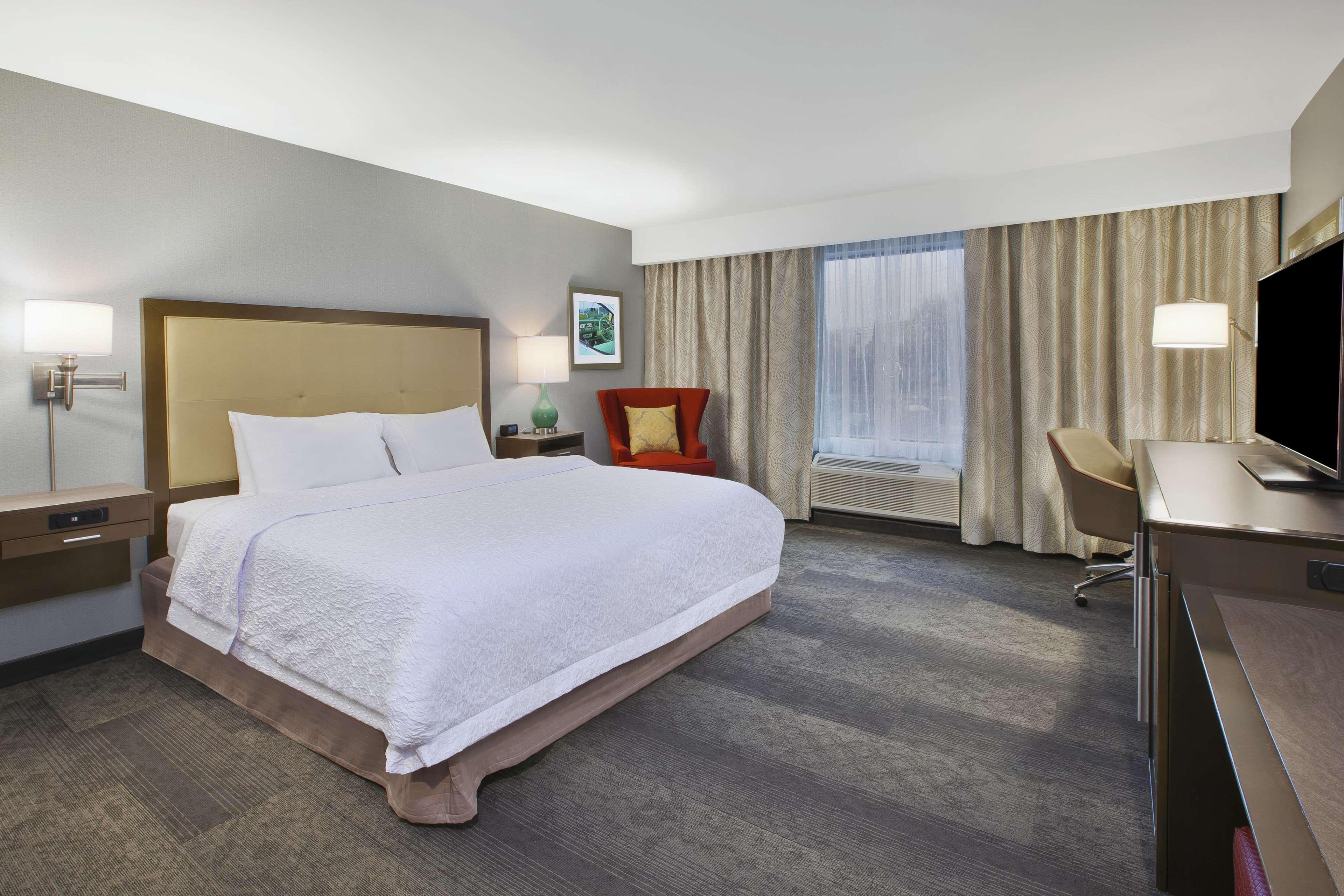 Hampton Inn By Hilton Detroit Dearborn, Mi Exterior photo